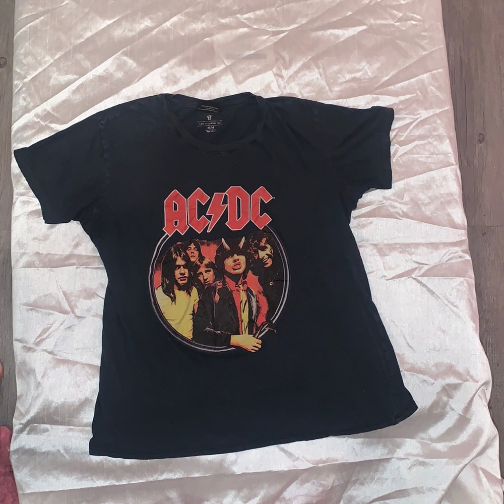 Graphic tee. Size M but fits like large.